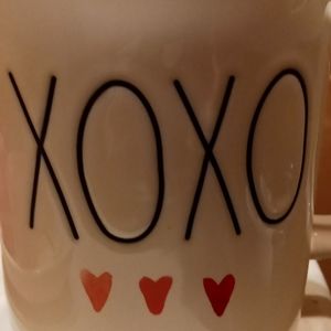 Rae Dunn XOXO 16oz mug